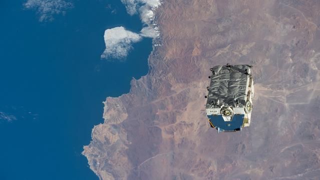 Lixo descartado viajará no espaço de 2 a 4 anos - (Foto: Reprodução/Nasa)