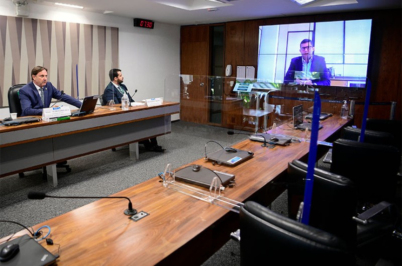 Acir Gurgacz (E) comanda a audiência pública da CRA nesta quinta - Pedro França/Agência Senado