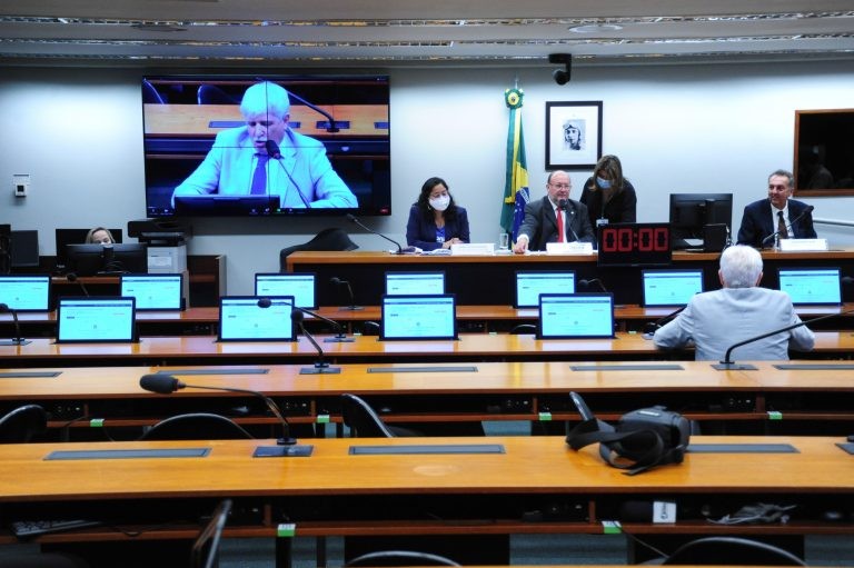 Convidados apresentaram demandas aos deputados contra a privatização da estatal - (Foto: Billy Boss/Câmara dos Deputados)