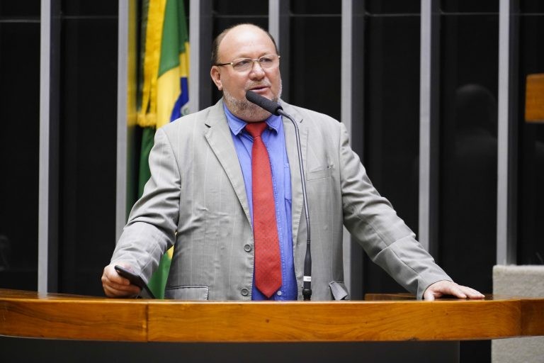 João Daniel também quer promover seminários regionais sobre o assunto - (Foto: Pablo Valadares/Câmara dos Deputados)