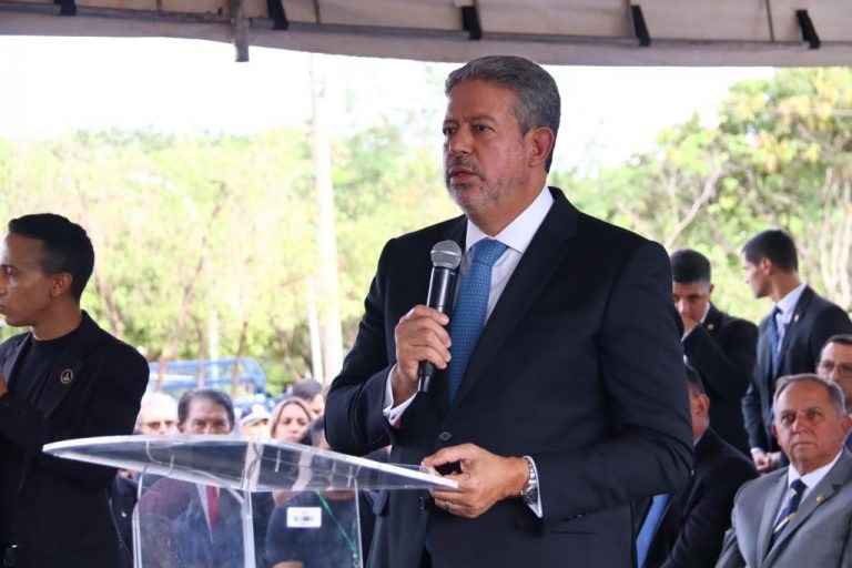 Arthur Lira elogiou a atuação da Polícia Militar do DF na função de proteger os três Poderes - (Foto: Presidência da Câmara)