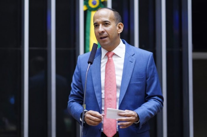 Paulo Alexandre Barbosa: política externa interfere na realidade nacional - (Foto: Pablo Valadares / Câmara dos Deputados)