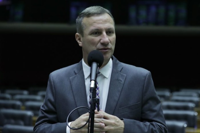 Policial licenciado, Sanderson está em seu segundo mandato - (Foto: Bruno Spada/Câmara dos Deputados)