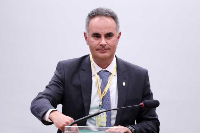 Rodrigo Spada sugeriu que compradores paguem tributos de fornecedores para ter o crédito imediato - (Foto: Bruno Spada/Câmara dos Deputados)