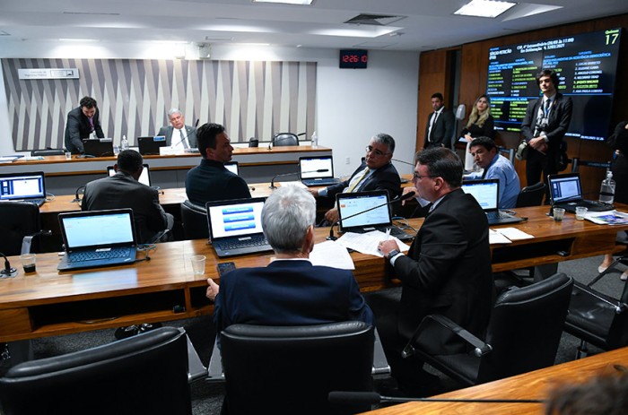 Senador Petecão preside reunião da Comissão de Segurança Pública, que convidou ministro da Justiça - Roque de Sá/Agência Senado