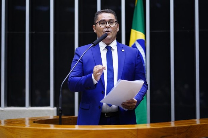 Albuquerque, autor da proposta - (Foto: Pablo Valadares/Câmara dos Deputados)