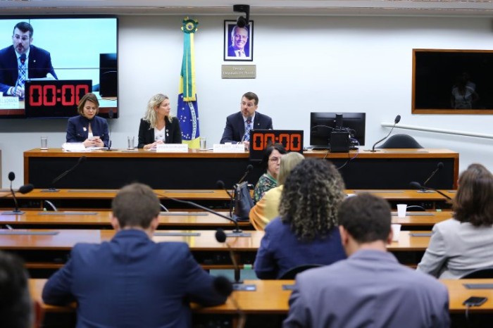 Debatedores apontaram distorções na cobrança do imposto - (Foto: Vinicius Loures/Câmara dos Deputados)
