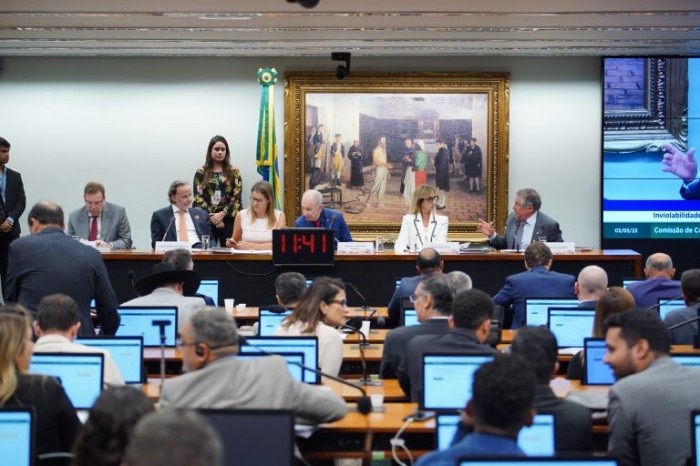 Audiência sobre imunidade parlamentar na CCJ - (Foto: Will Shutter / Câmara dos Deputados)