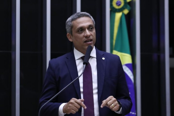 Gustavo Gayer denunciou a  