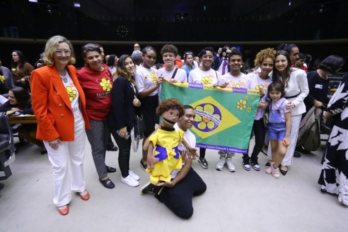 Sessão solene lembrou Dia Nacional de Combate ao Abuso Sexual de Crianças - (Foto: Vinicius Loures/Câmara dos Deputados)