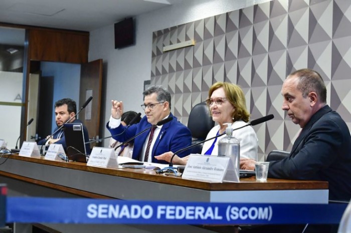 Debatedores elogiaram retomada do Mais Médicos - (Foto: Waldemir Barreto/Agência Senado)