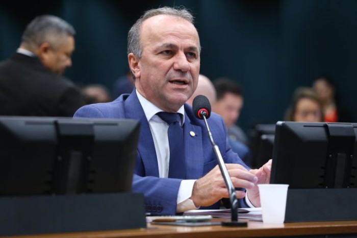 Salomão: acesso facilitado à justiça é um grande auxílio que este Parlamento pode prestar aos pequenos negócios - (Foto: Vinicius Loures/Câmara dos Deputados)