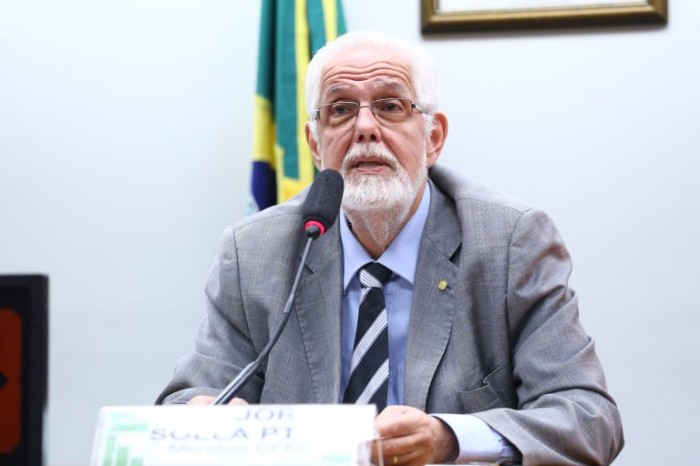 Jorge Solla quer informações sobre o cronograma das obras - (Foto: Vinicius Loures/Câmara dos Deputados)