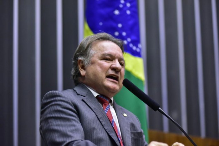 Merlong Solano alterou o projeto original, do Senado - (Foto: Zeca Ribeiro/Câmara dos Deputados)