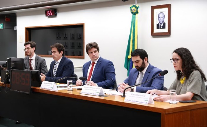 Debatedores concordaram com necessidade de regra mais eficazes - (Foto: MyKe Sena/Câmara dos Deputados)