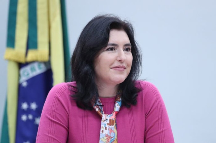 Simone Tebet assina o projeto: alteração não resulta em aumento da despesa - (Foto: Bruno Spada/Câmara dos Deputados)