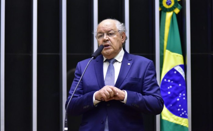 Hauly: todos os setores econômicos vão ganhar com a simplificação dos tributos - (Foto: Zeca Ribeiro/Câmara dos Deputados)