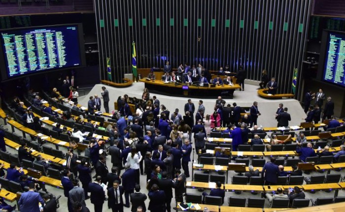 Deputados reunidos nesta quinta - (Foto: Zeca Ribeiro/Câmara dos Deputados)