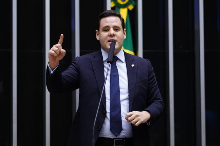 Rodrigo Valadares: muitas empresas atingidas por tragédias acabam fechando por falta de auxílio - (Foto: Pablo Valadares/Câmara dos Deputados)
