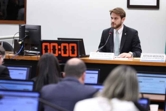 Para Becari, a iniciativa favorece as condições de aquisição e de sustento desses animais - (Foto: MyKe Sena/Câmara dos Deputados)