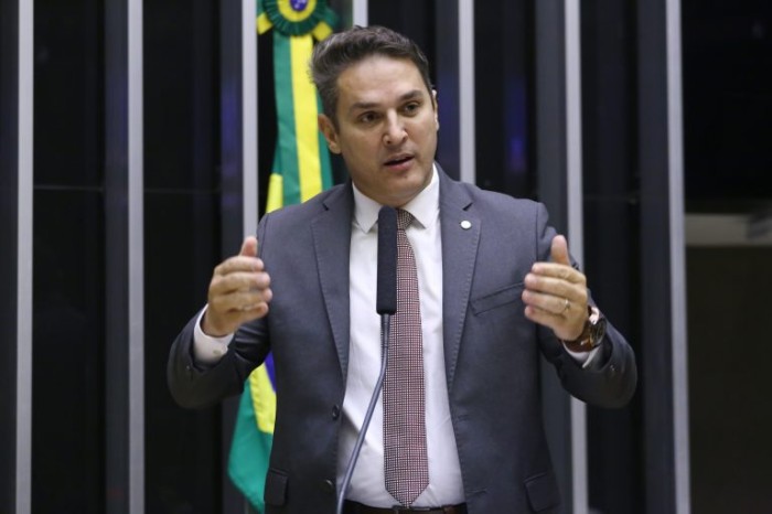 Zucco: não adianta investir em estruturas, se o guarda municipal não receber remuneração digna - (Foto: Vinicius Loures/Câmara dos Deputados)