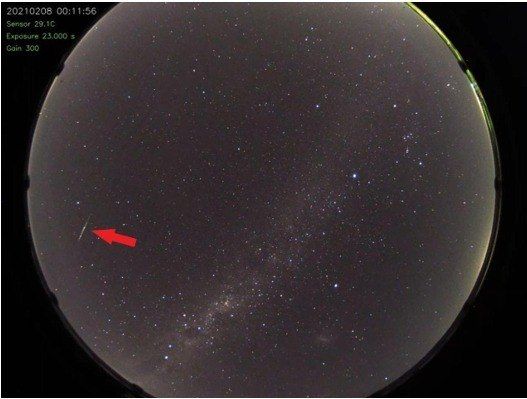 Foto de um meteoro lírideo capturada em 22 de abril de 2020 - (Foto: Projeto Ícaro)