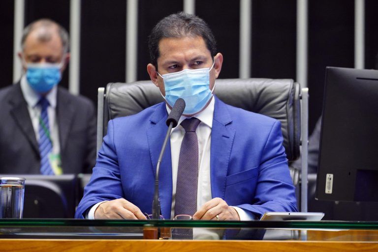 Vice-presidente da Câmara, deputado Marcelo Ramos, comanda sessão do Plenário - (Foto: Pablo Valadares/Câmara dos Deputados)